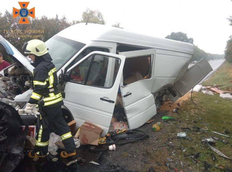 На Прикарпатті зіткнулися два авто. ФОТО