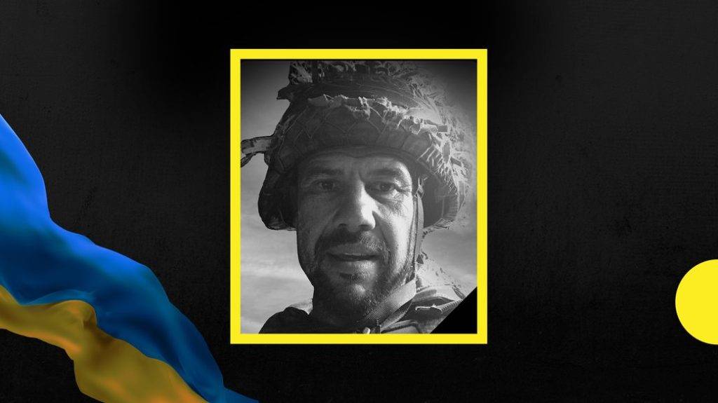 До Надвірної прямує скорботний кортеж із тілом Героя Олега Павлишина