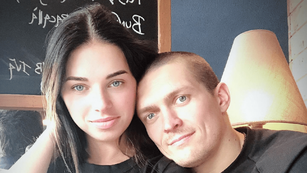 Дружина Олександра Усика вчетверте вагітна