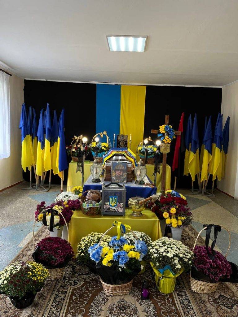 На Франківщині провели на вічний спочинок бійця Василя Мартиніва