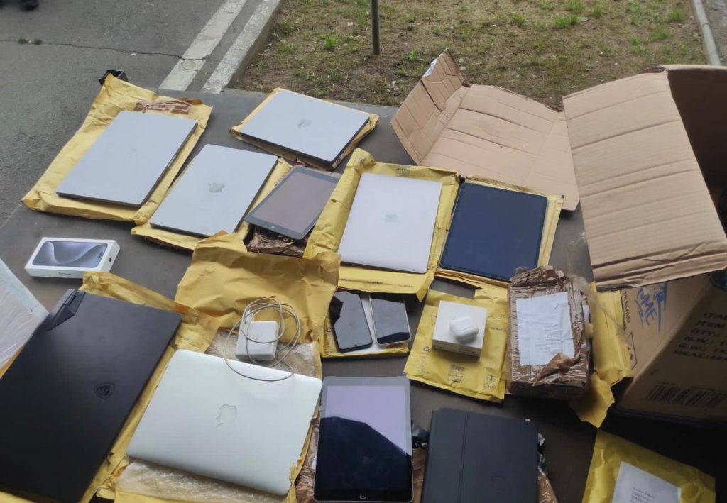 Прикордонники «вполювали» незадекларовану техніку, яку франківець намагався ввезти до України