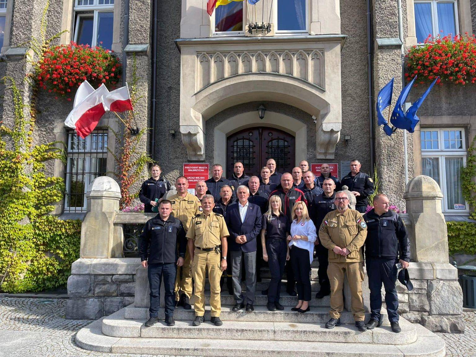 Делегація рятувальників Прикарпаття з робочим візитом відвідала місто Валбжих Республіки Польщі