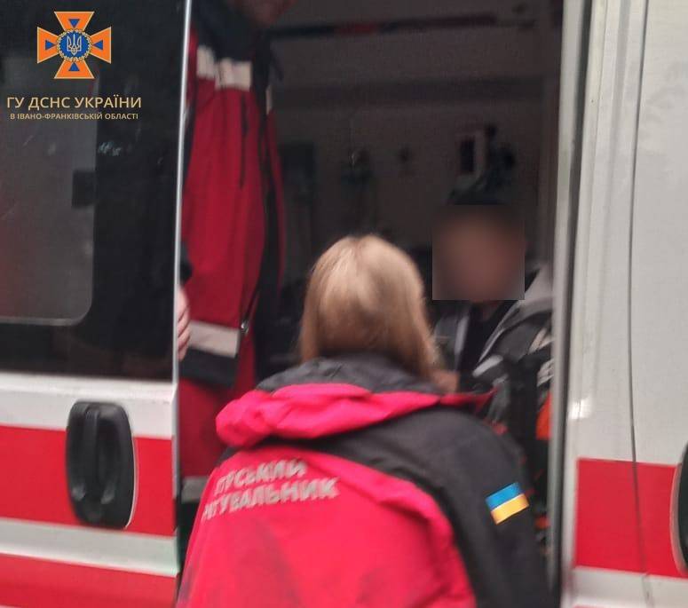 У Яремче підліток впав у водоспад