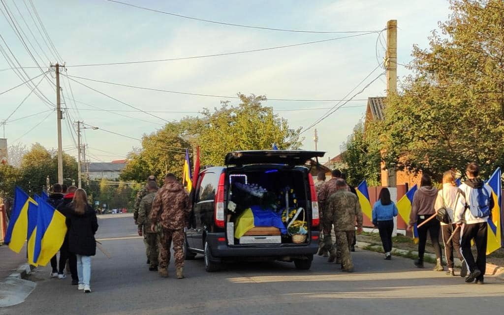 У Тлумачі зустріли загиблого на війні захисника Дмитра Самборського