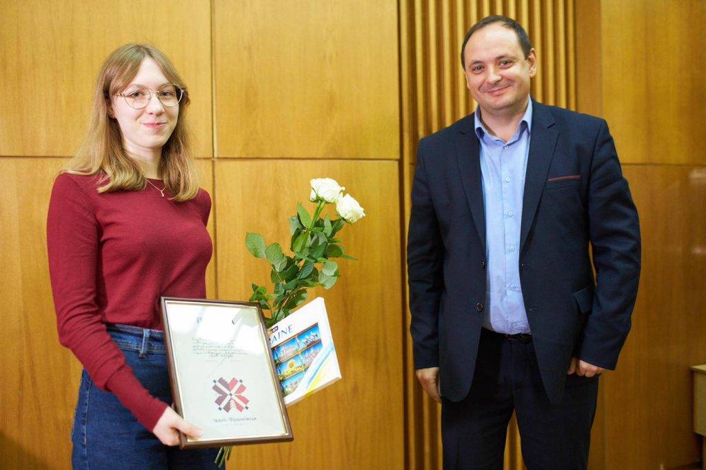 Франківка Діана Зазубик отримала подяку міського голови за високі досягнення у навчанні
