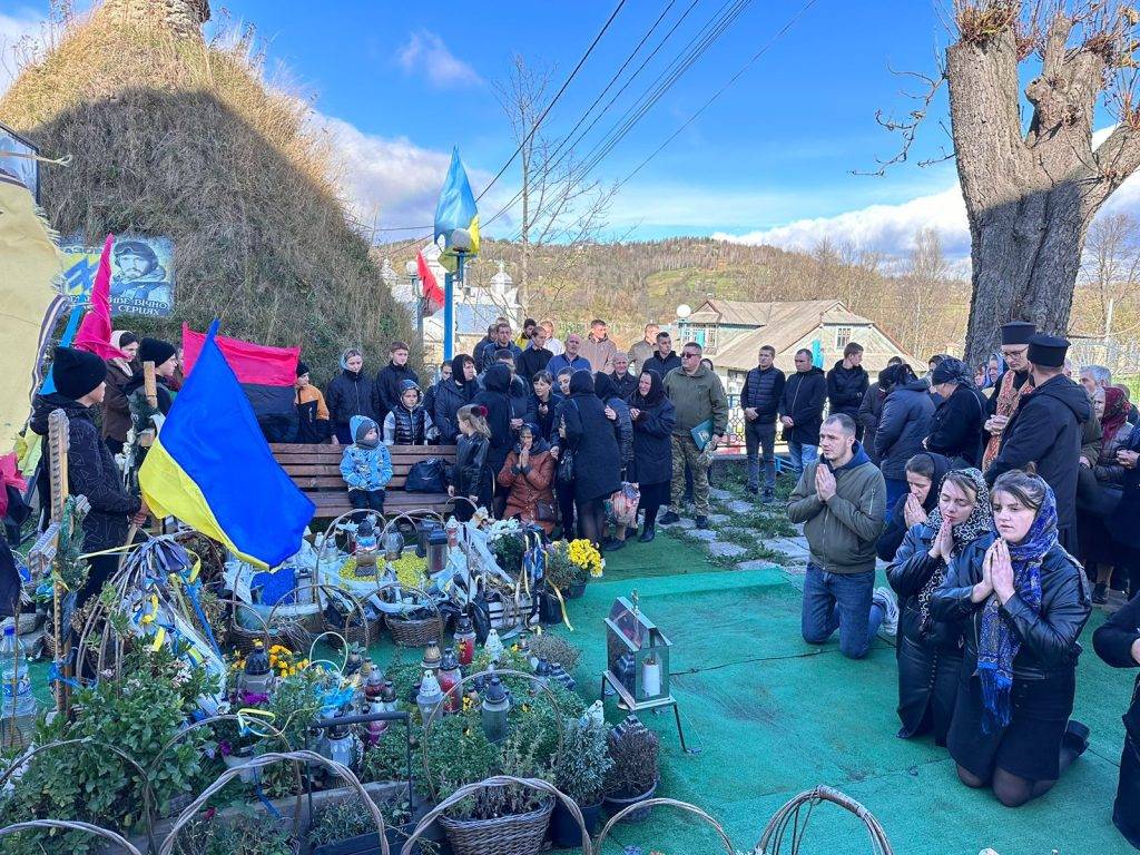 Прикордонники вшанували пам'ять загиблого побратима з Прикарпаття Івана Прокопюка