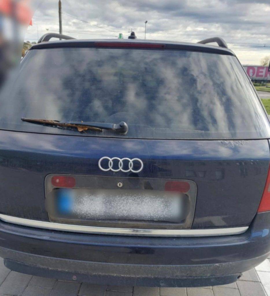 Франківські патрульні зупинили водія з "липовими" документами