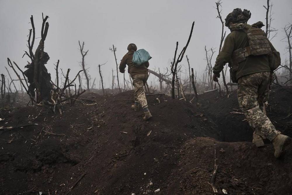 Важкі бої не припиняються: щемливі кадри з нульових позицій коломийської "десятки"