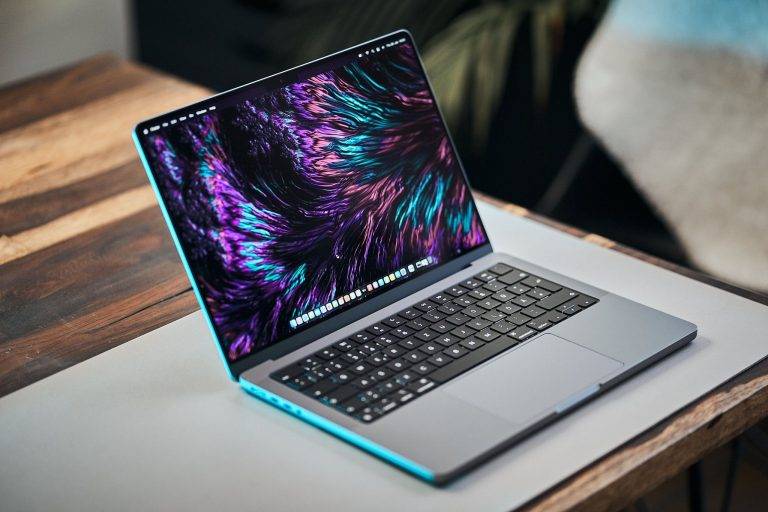 MacBook Pro: полет инноваций и производительности