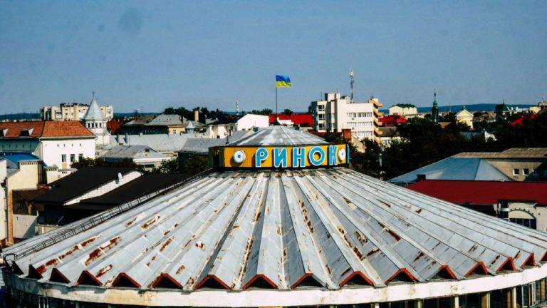 "Ми готові брати його в комунальну власність", — Марцінків про центральний ринок