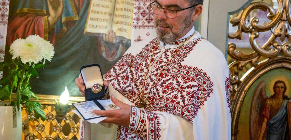 Директору франківського “Карітасу” вручили відзнаку “Гордість громади”