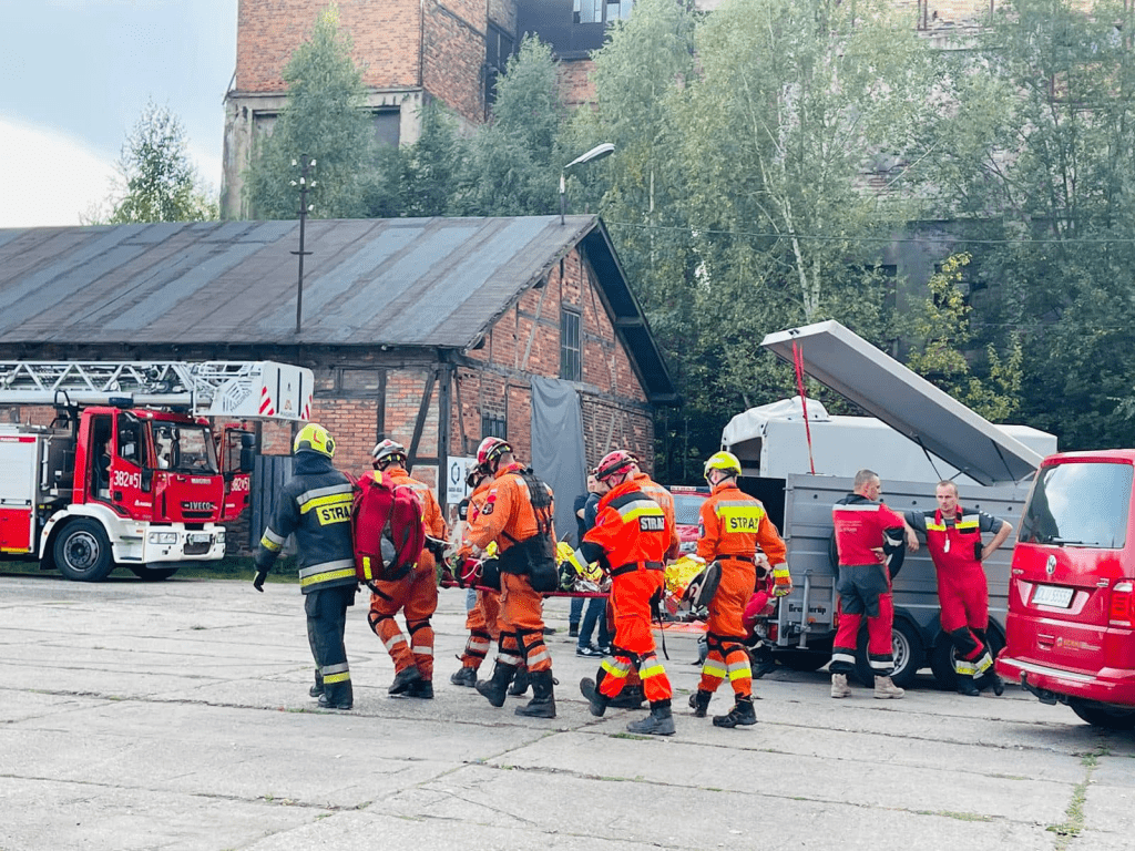 Делегація рятувальників Прикарпаття з робочим візитом відвідала місто Валбжих Республіки Польщі