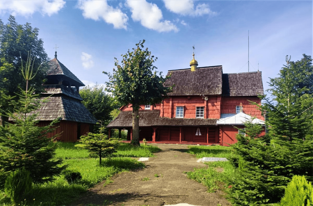 Гори, релакс і дерев'яні церкви: чим дивує український курорт Східниця