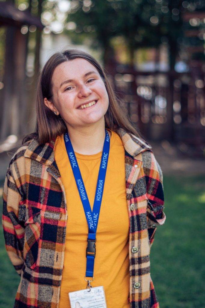 "Волонтерство дає більше, ніж забирає", - волонтерка з Коломиї Іванна Федорак