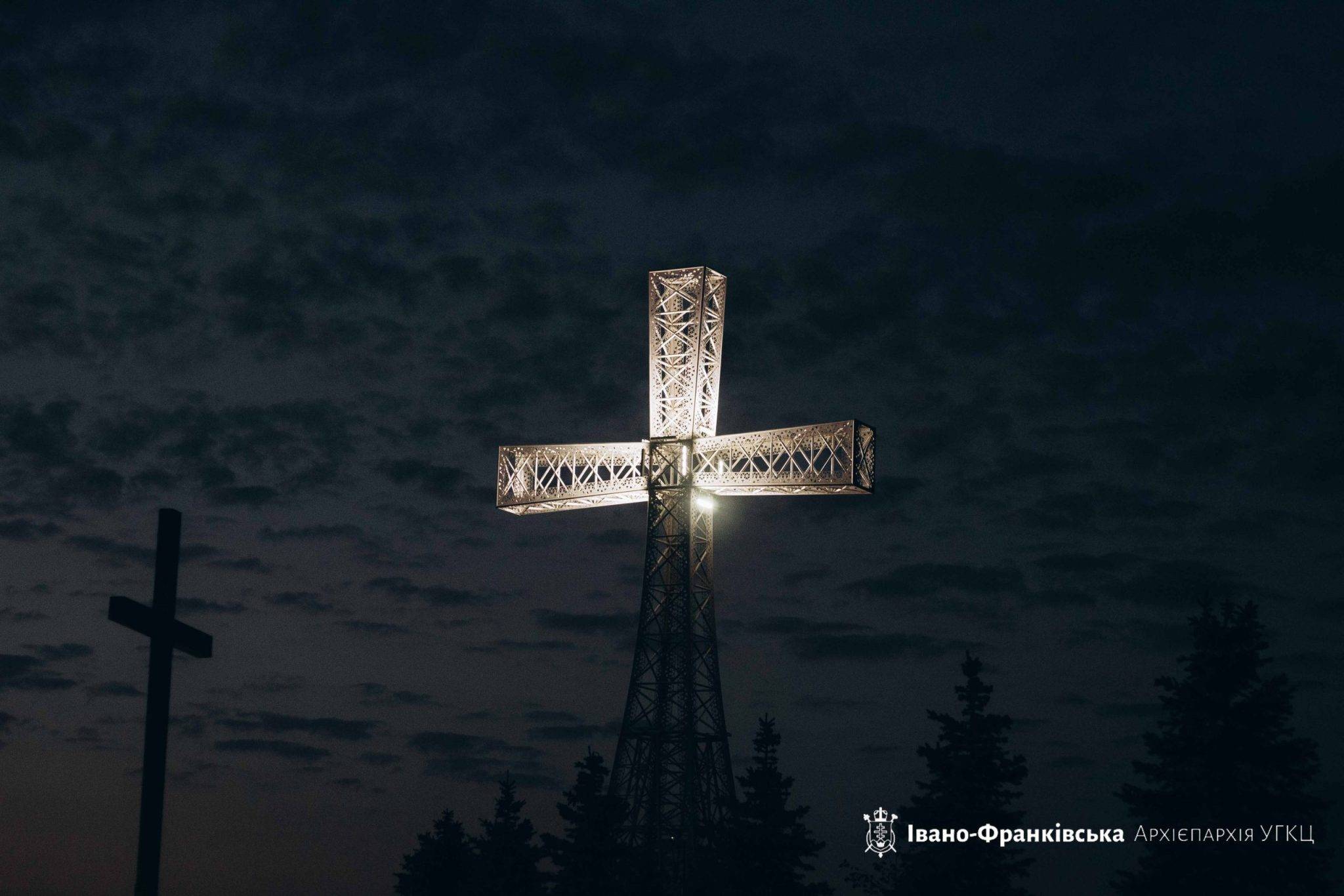 В Старуні відбулись традиційні нічні чування та Хресна дорога