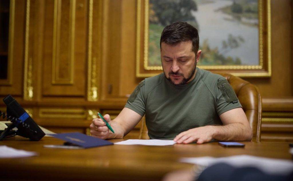 Зеленський підписав закон про передачу зарплат полонених їхнім сім’ям