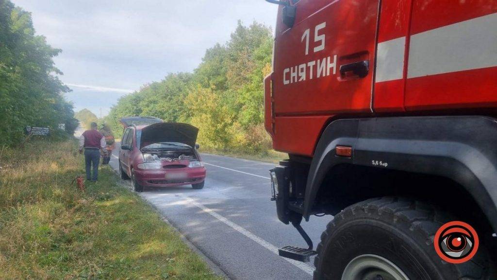 Під Снятином загорівся автомобіль