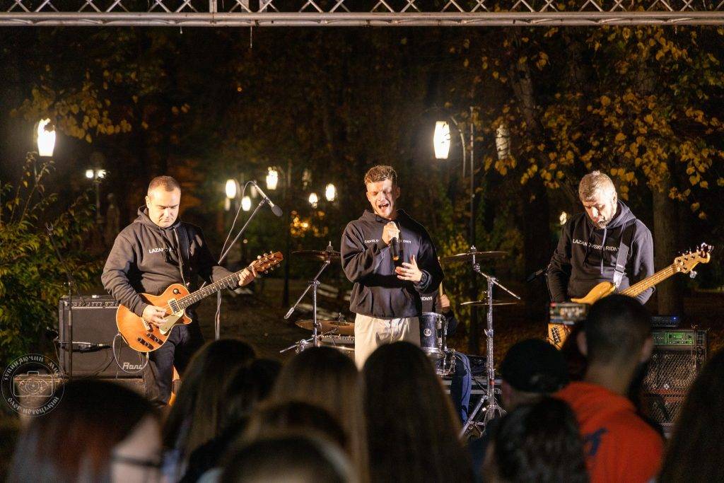 Небайдужі франківські волонтери продовжують збирати кошти на лікування важкохворих діток