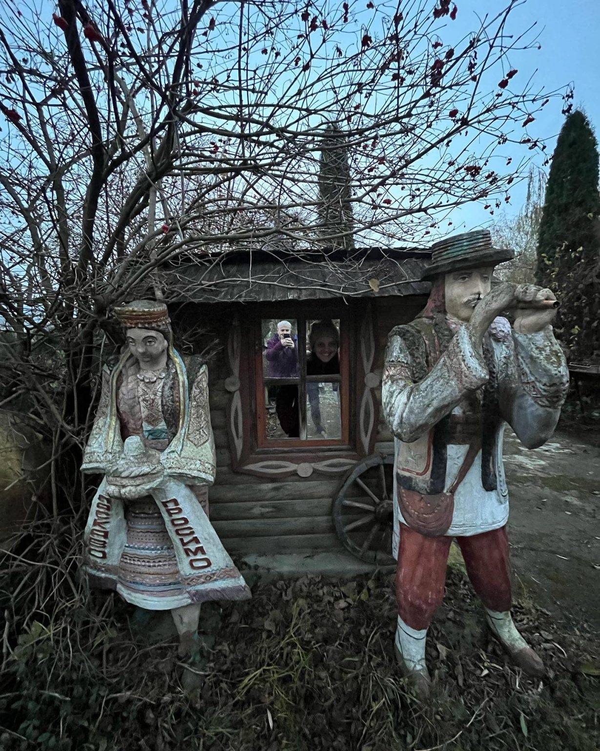 74-річний умілець з Коломийщини дивує своїми диво-скульптурами