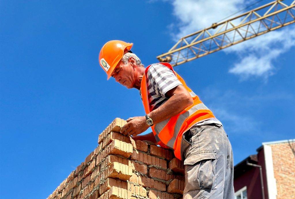 На Прикарпатті до “Армії відновлення” долучилось більше тисячі безробітних