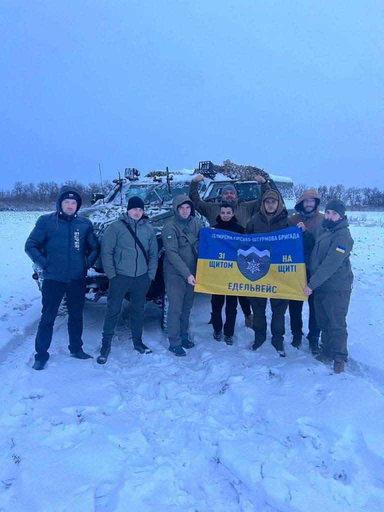 Прикарпатські волонтери просять про донати, щоб забезпечити термінові запити від наших бійців на передовій ФОТОРЕПОРТАЖ