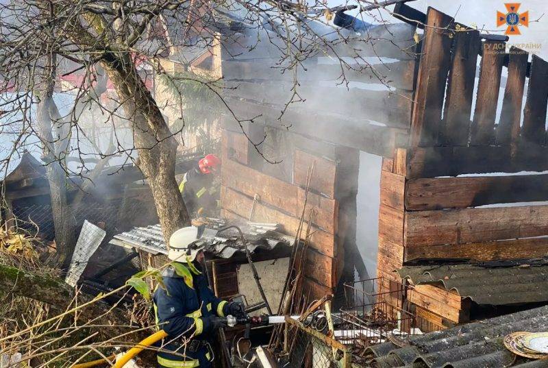 В Надвірнянському районі горів житловий будинок. ФОТО