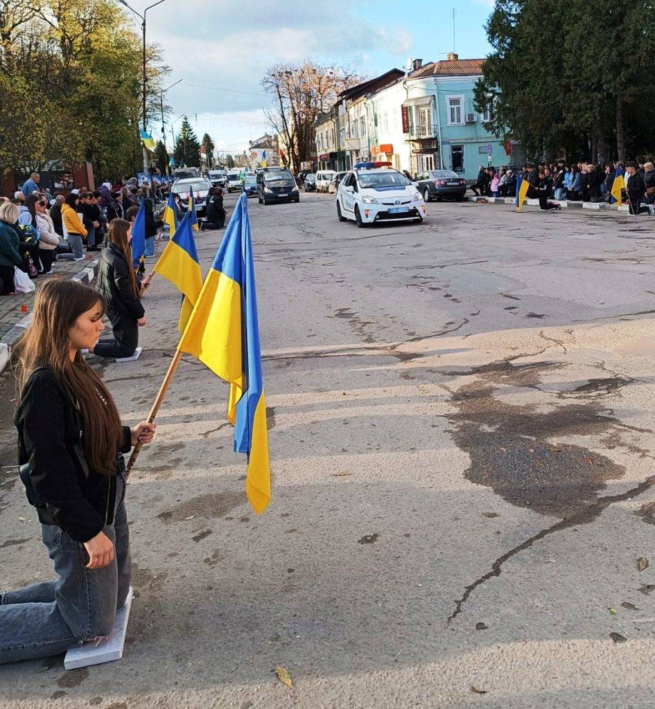 Тлумачани зустріли загиблого воїна Миколу Доронюка