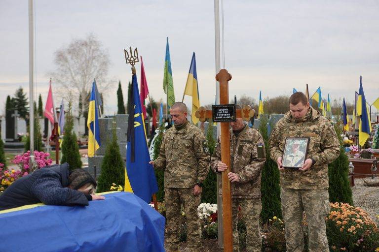 У Івано-Франківську прощалися з полеглим Героєм Русланом Дідиком