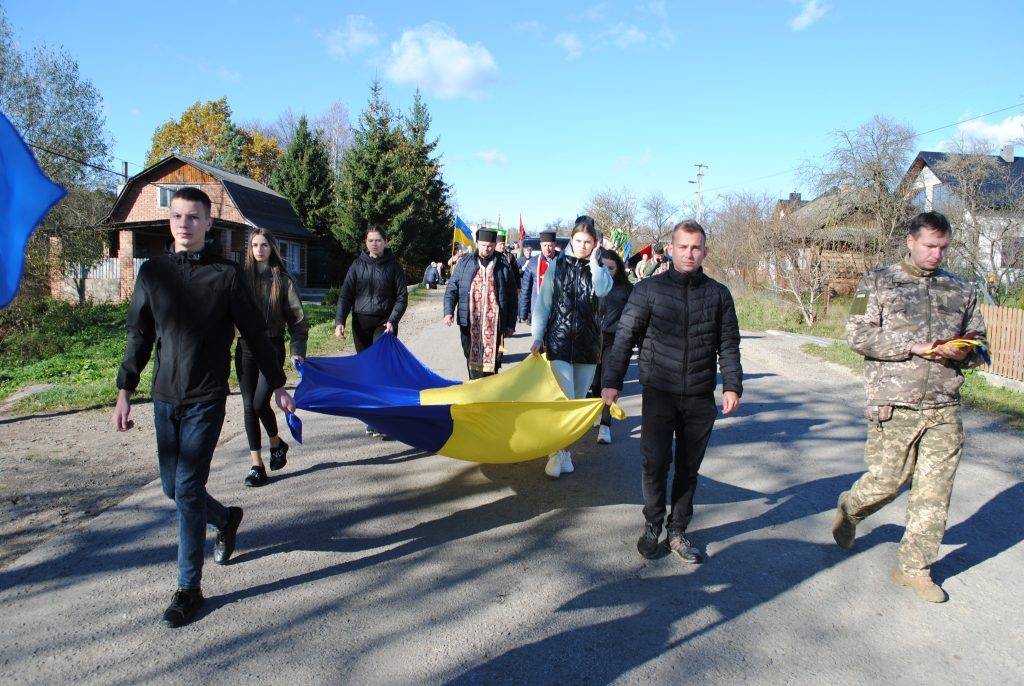 На Франківщині попрощалися з Тарасом Петришиним, який загинув на війні