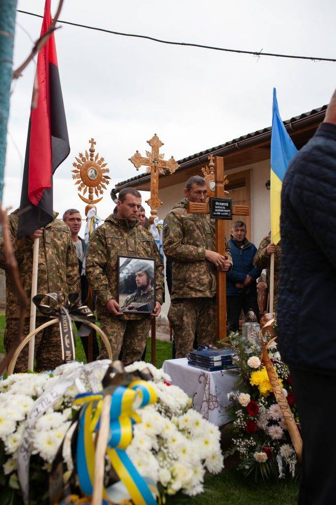 Єзупільська громада провела на вічний спочинок 22-річного воїна Василя Ферштея