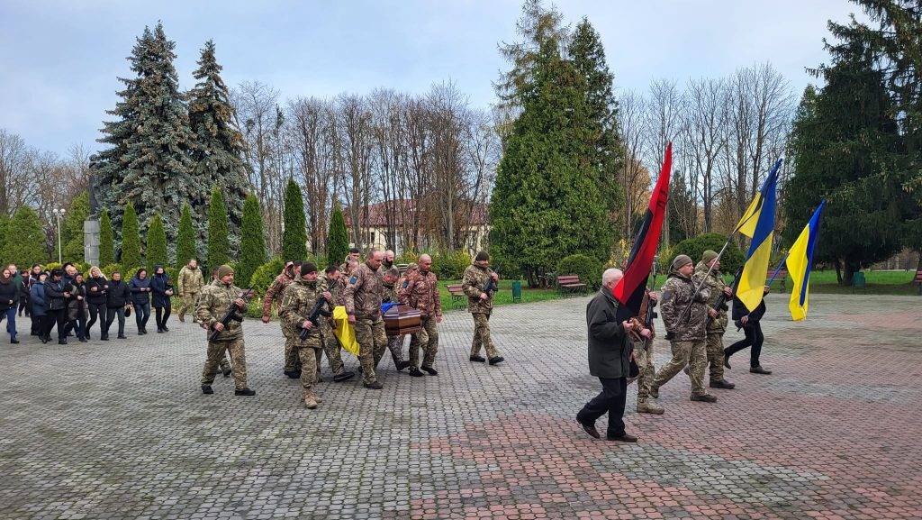 Бурштинська громада провела в останню путь захисника Андрія Піліха