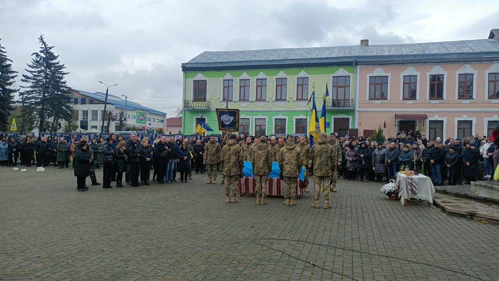 Отинійська громада зустріла і провела на вічний спочинок бійця Івана Солтисіка