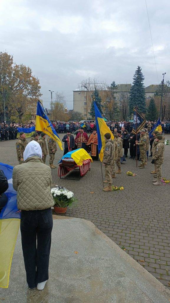 Отинійська громада зустріла і провела на вічний спочинок бійця Івана Солтисіка