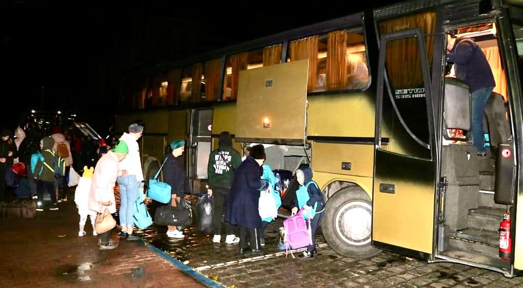 Прикарпаття днями прийняло ще майже сотню дітей з Херсонщини
