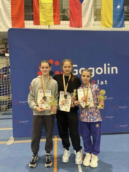 Юні борчині з Прикарпаття здобули медалі на турнірі в Польщі