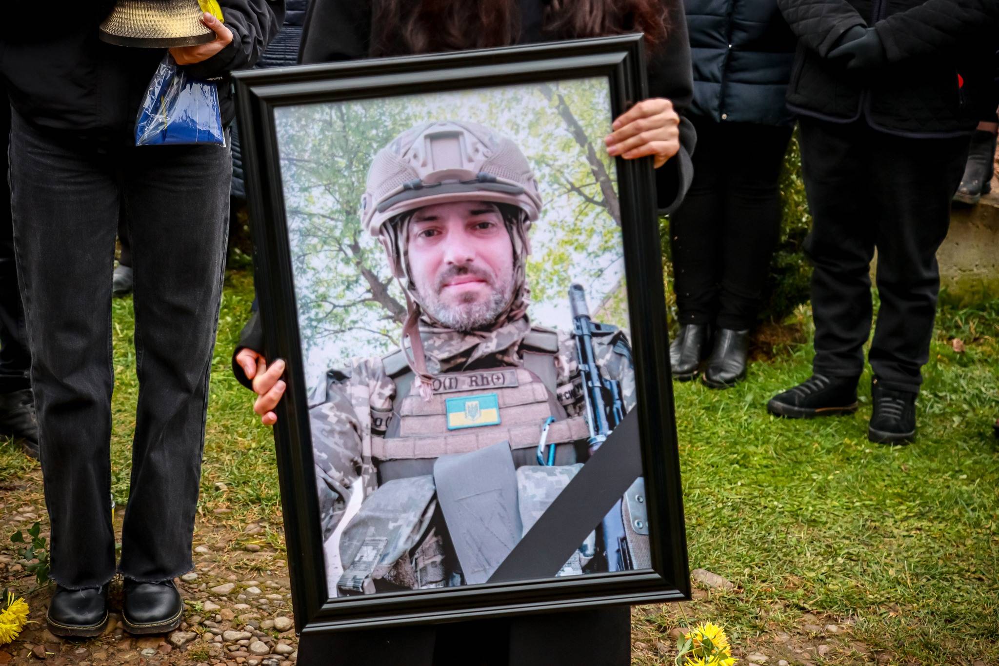 У Рожнятівській громаді попрощалися із воїном Андрієм Пилипівим