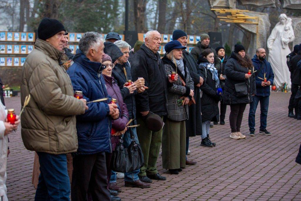 У Франківську вшанували пам’ять жертв Голодоморів