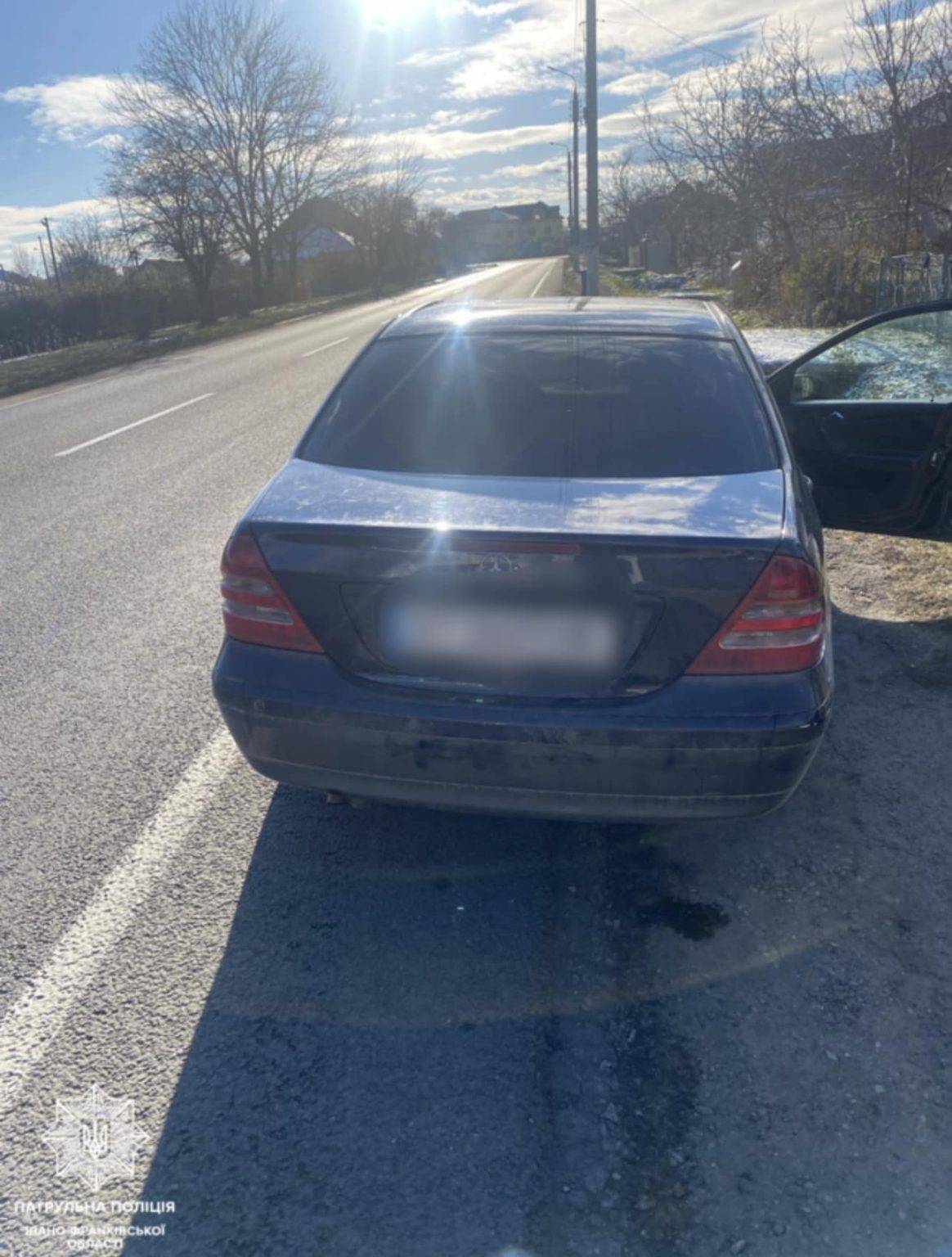 На Прикарпатті патрульні спіймали нетверезого водія з наркотиками