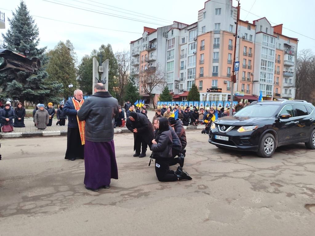 Додому "на щиті" повернувся прикарпатець Володимир Карвацький