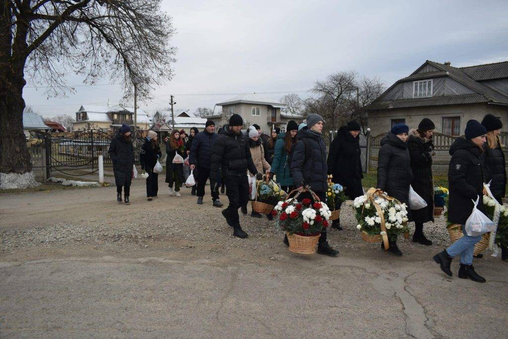 На Прикарпатті з почестями поховали загиблого 24-річного бійця Назарія Маковійчука