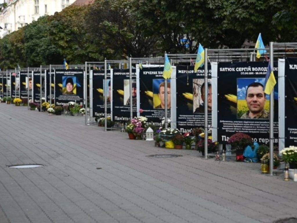 Алея слави Героїв залишиться на “стометрівці”, але змінить формат