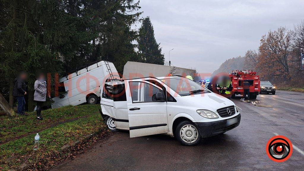 Під Коломиєю трапилась масштабна автотроща з потерпілими