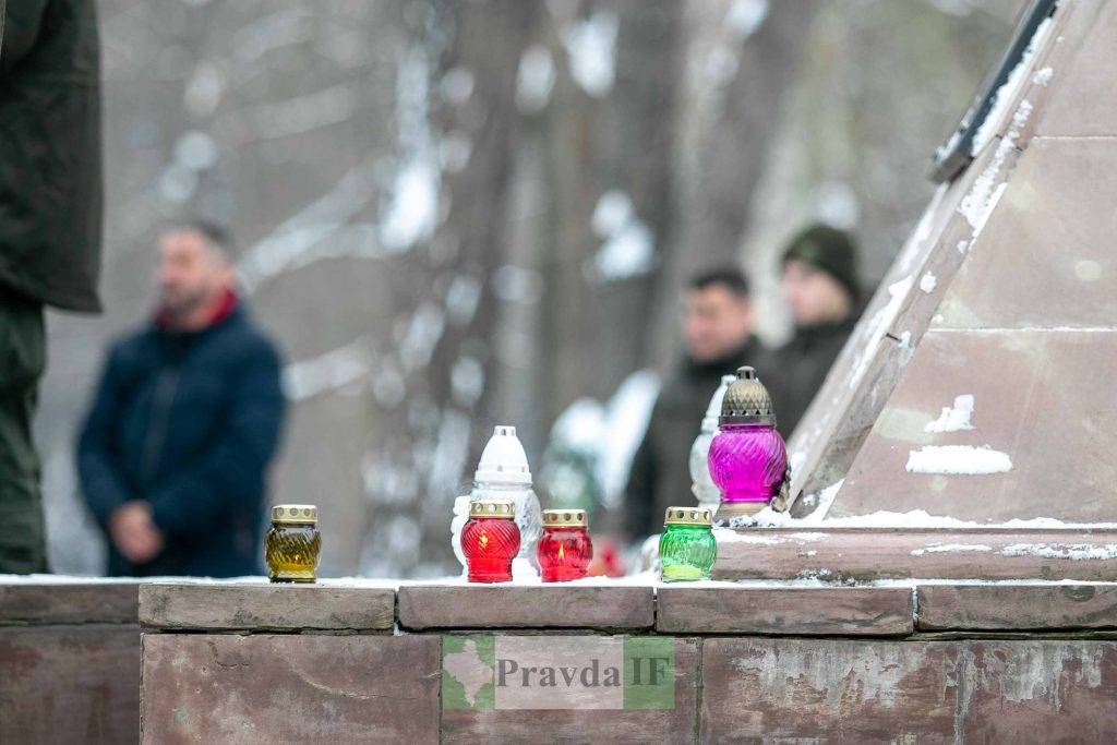 У Івано-Франківську рідним загиблих воїнів вручили посмертні нагороди