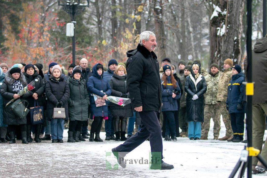 У Івано-Франківську рідним загиблих воїнів вручили посмертні нагороди