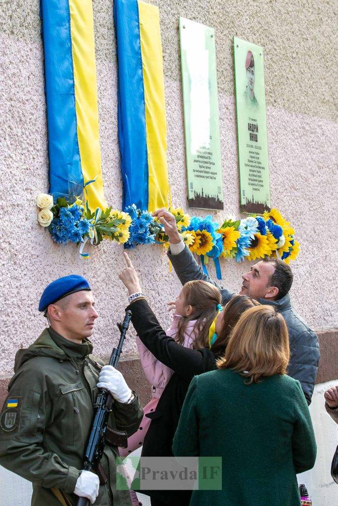 У Франківську відкрили меморіальні дошки бійцям Вадиму Кутовому та Андрію Барилюку