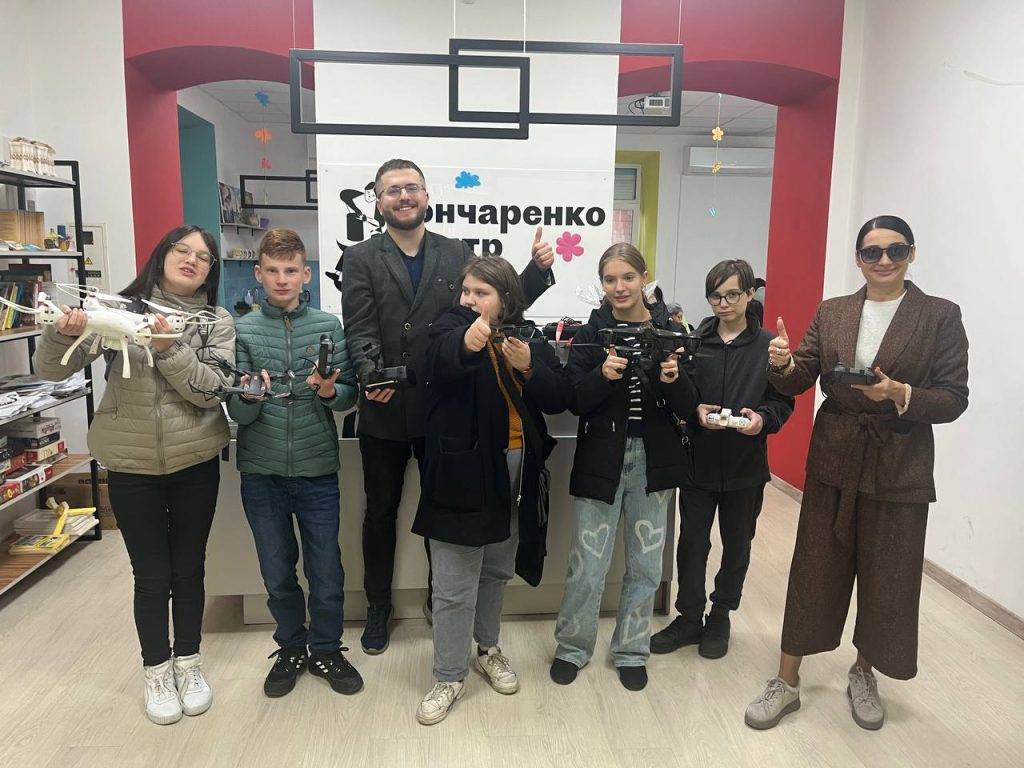 В Івано-Франківську запускають школу операторів БПЛА для підлітків