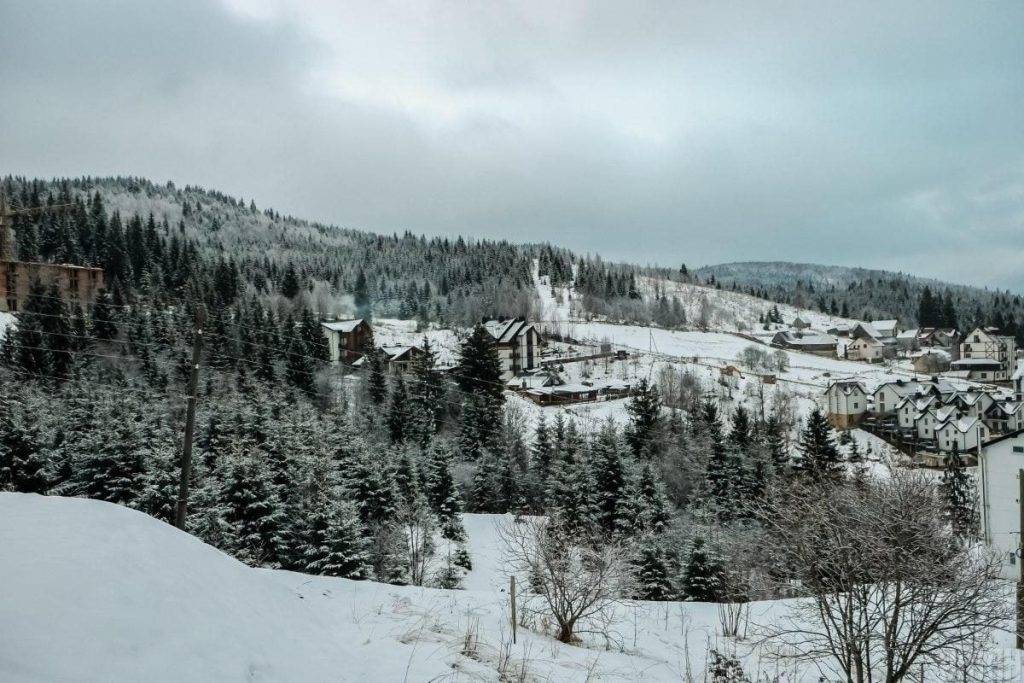 Зима в Карпатах: цьогоріч українським курортам пощастило зі снігом
