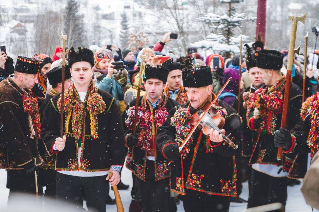 Прикарпатців запрошують на гуцульську,запрошують на гуцульську коляду,запрошують на гуцульську коляду в Криворівні