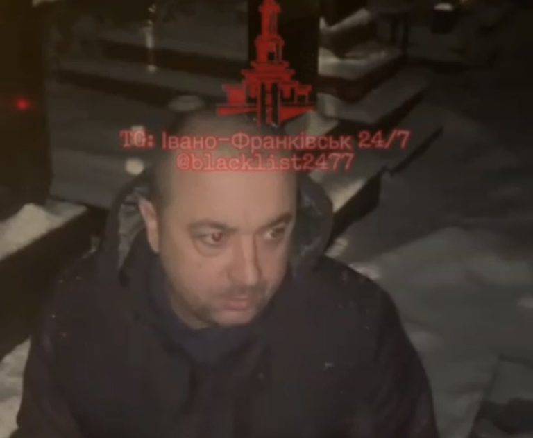 З'явилося відео вибачення чоловіка, який побив військового в Тлумачі