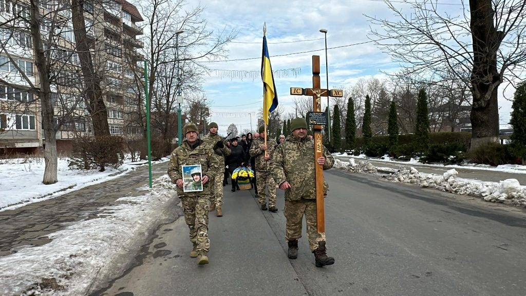 Надвірнянська громада провела в останню дорогу воїна Токарука Володимира